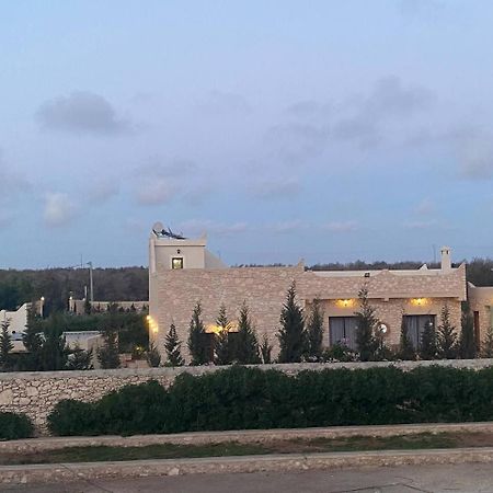 אסאוירה Villa Laarich מראה חיצוני תמונה