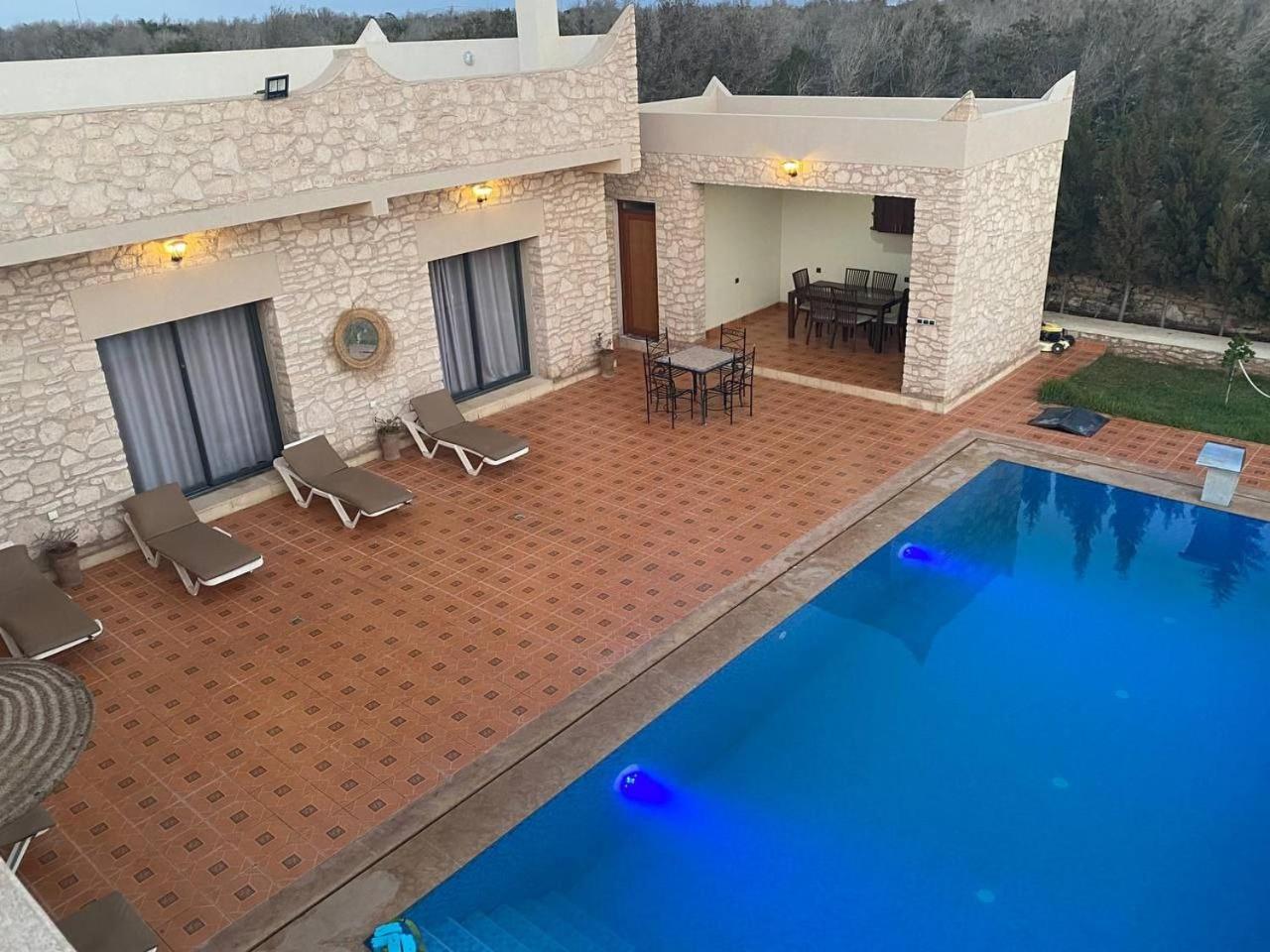 אסאוירה Villa Laarich מראה חיצוני תמונה